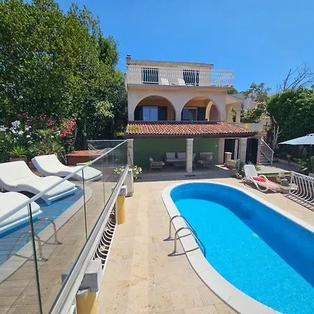 House Carmen Hébergement de vacances